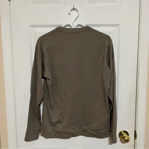 Uniqlo Cardigan Top - Picture 4 of 4